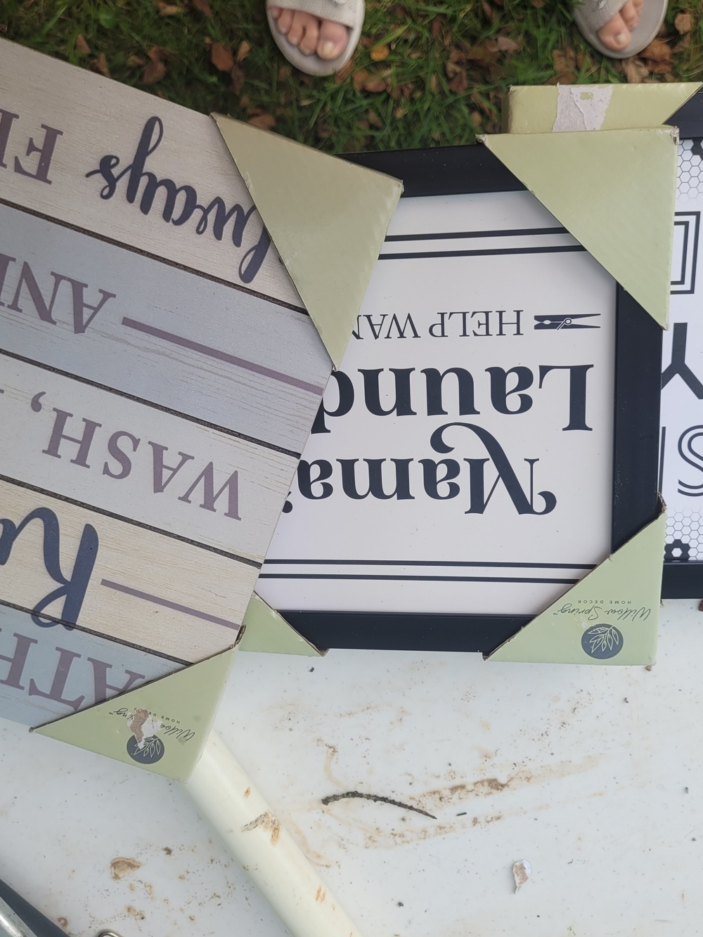 Mama's Laundry Sign - Black and White Framed Wall Art